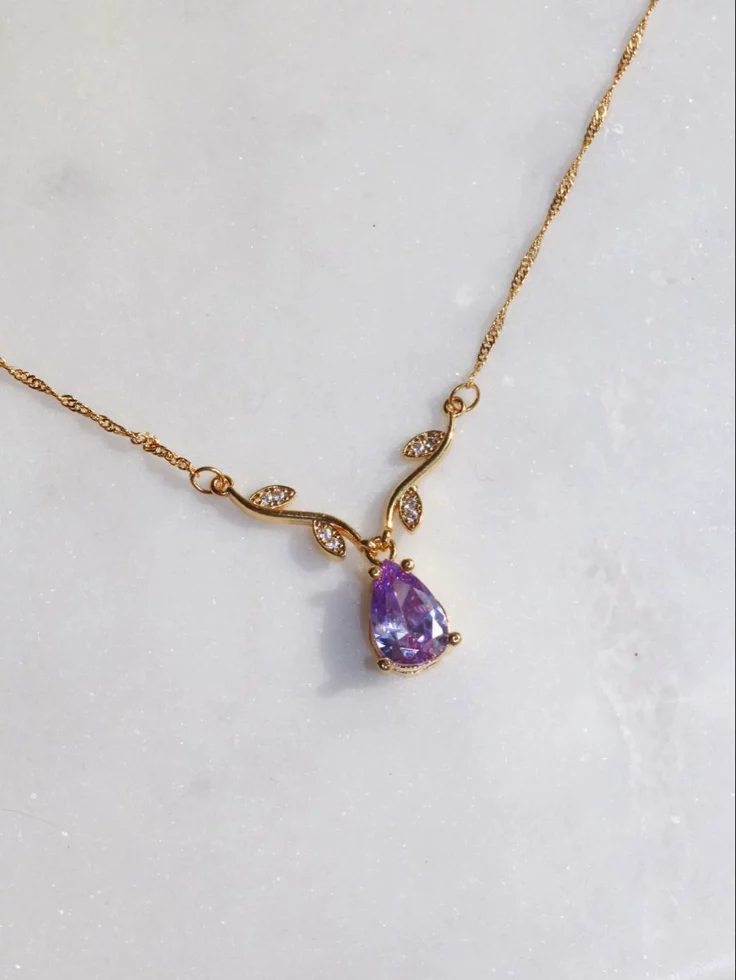 Kalung Berlian Ungu